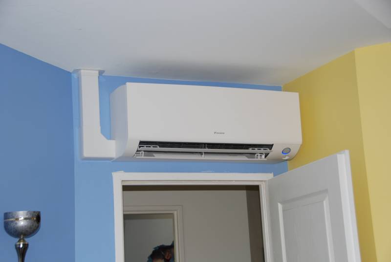 Installation d'une climatisation réversible Daikin dans une maison à Roussillon dans le Vaucluse