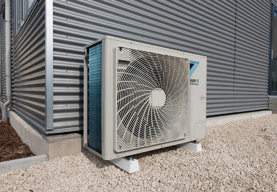 Installation d'une climatisation VRV pour des bureaux professionnels a Meyrargues dans les Bouches du Rhône