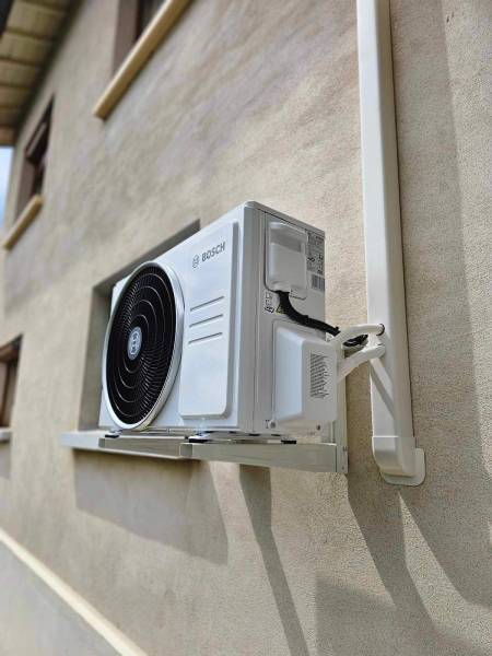 Installation d'une climatisation réversible mono-split Bosch sur la commune de Pierrevert à proximité de Manosque